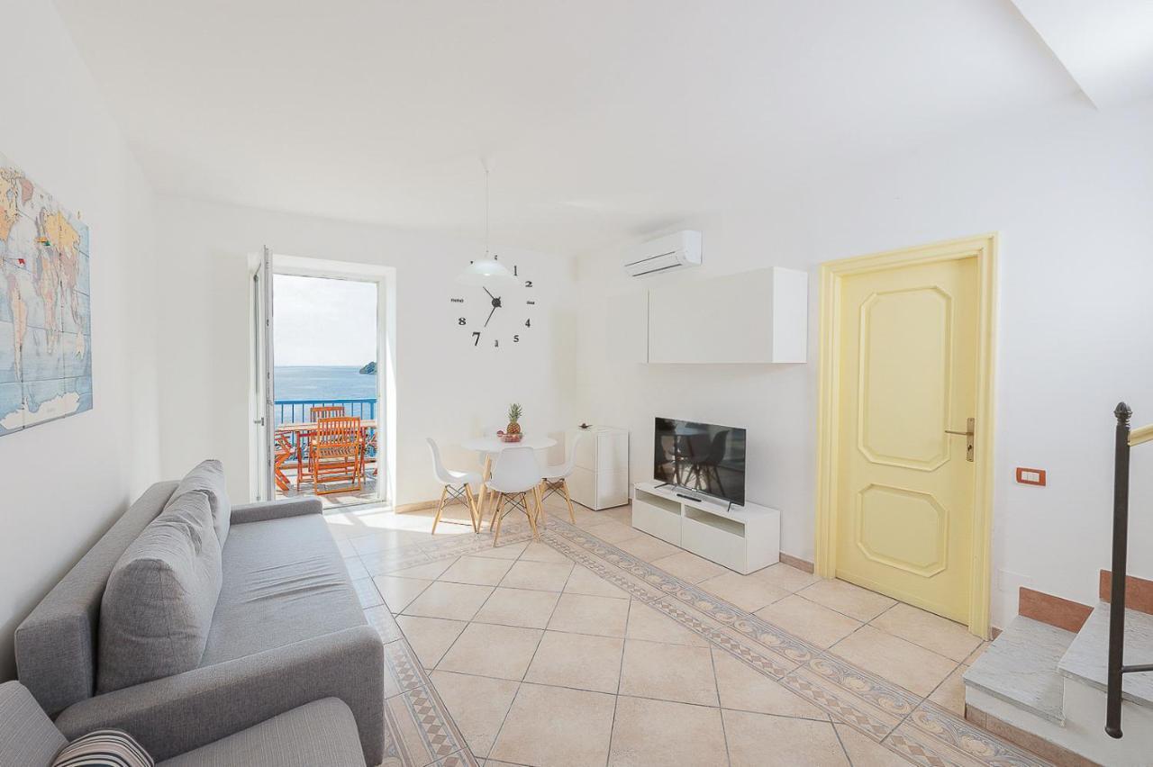 הוילה La Procidana House - Corricella Exlusive Terrace מראה חיצוני תמונה
